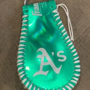 Oakland A’s Logo Baseball Keychain